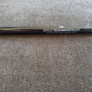 Chanel Eyeliner in 10 Ebene